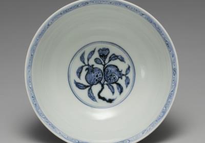 图片[2]-Bowl with flower and fruit decoration in underglaze blue, Ming dynasty (1368-1644)-China Archive